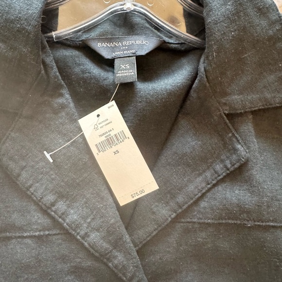 New - Banana Republic soft black Shirt - Picture 2 of 4